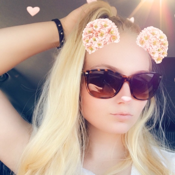 Meet your Posher, Caly - Picture 1 of 1